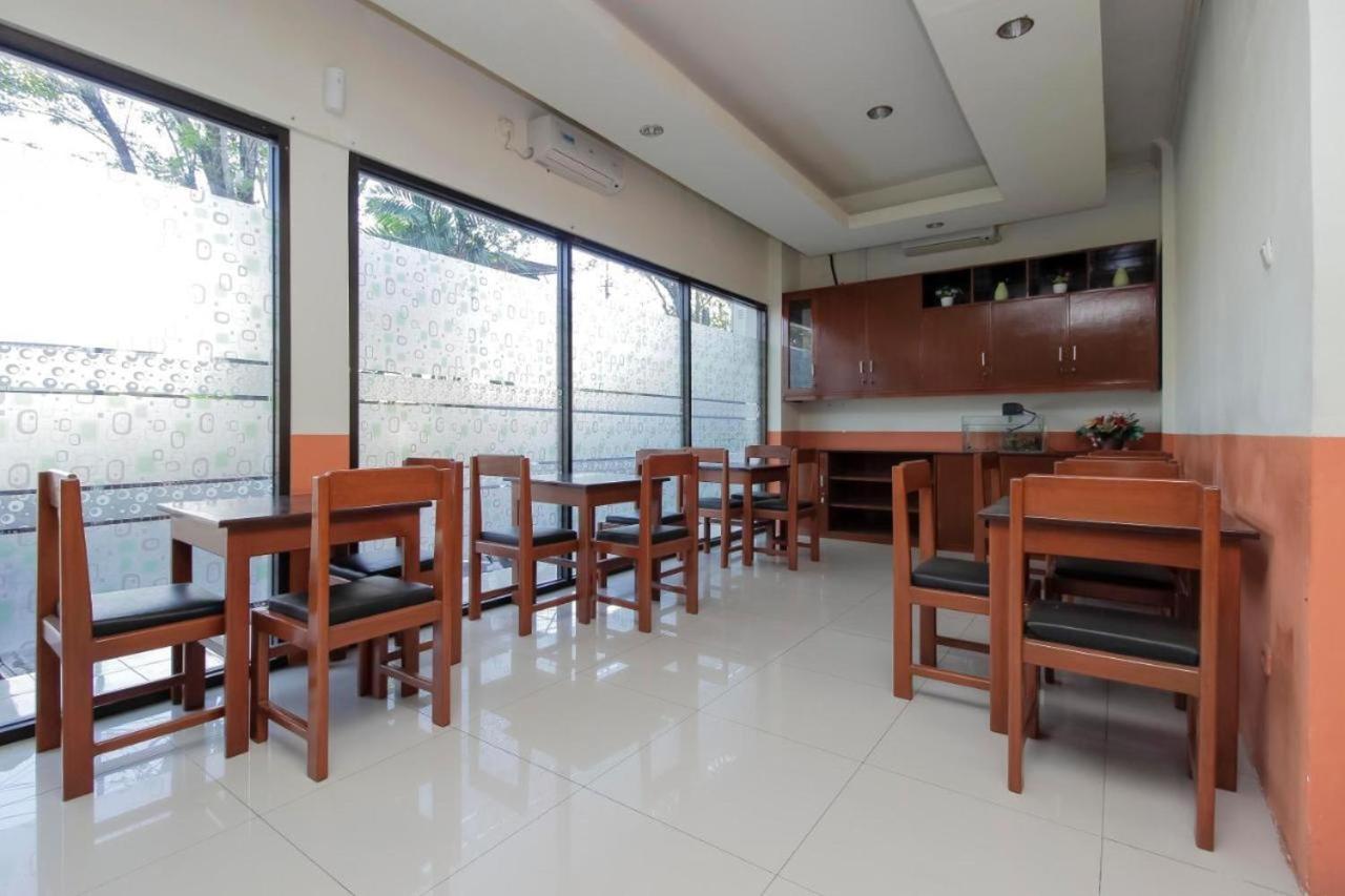 Reddoorz Near Jalan Jendral Sudirman 2*