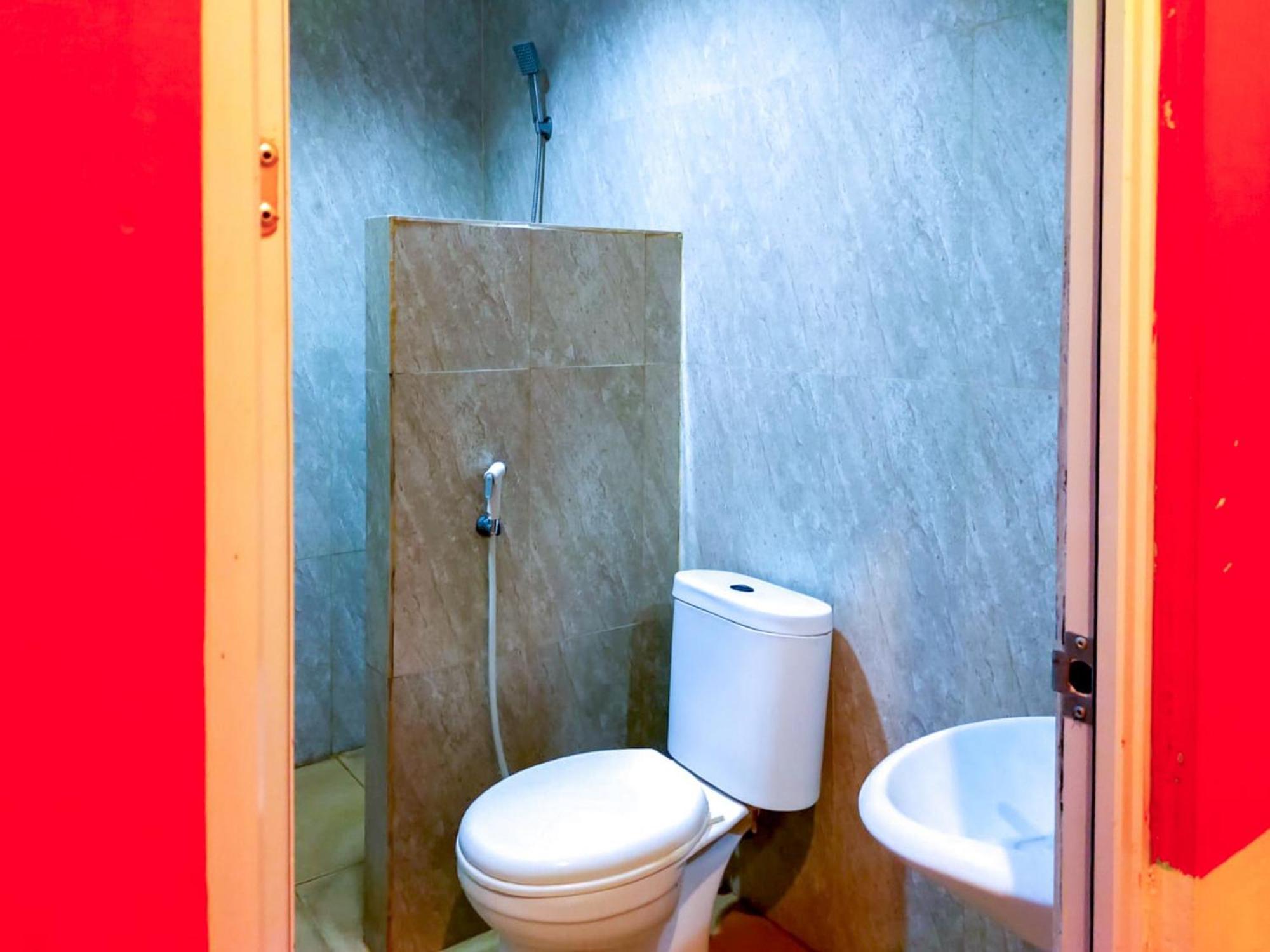 Reddoorz Near Jalan Jendral Sudirman Hotel