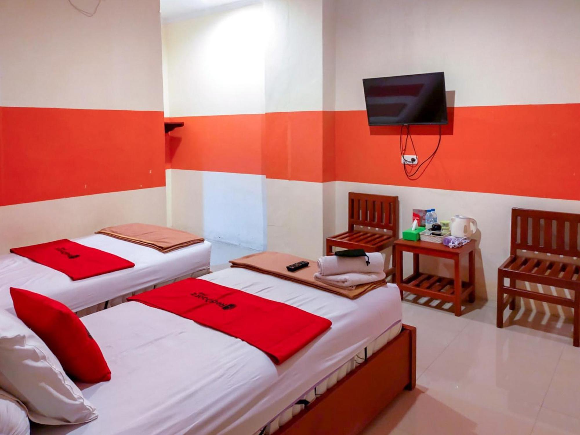 Reddoorz Near Jalan Jendral Sudirman 2*